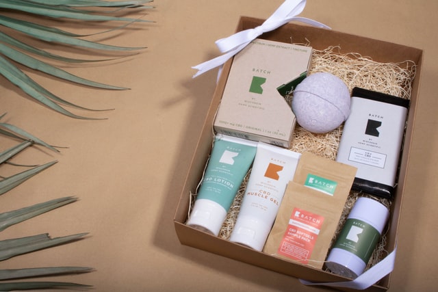 Selling subscription boxes on one site and single SKUs on another is one of the ways in which omnichannel order fulfillment can get a bit complicated.