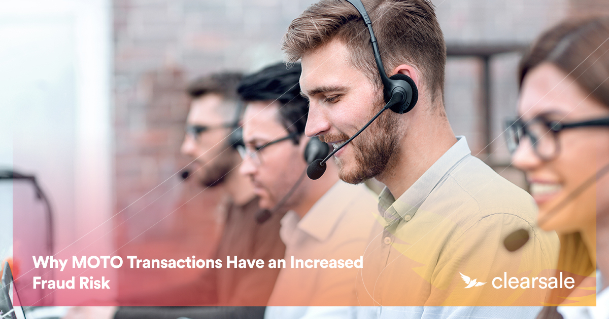 Image of a call center team and a text that says: 